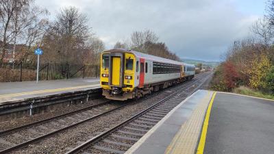 153382 at Craven Arms. &copy; Geoff