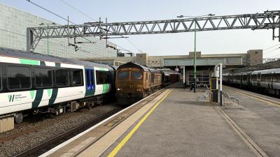 66773 at Milton Keynes Central. &copy; Luivery