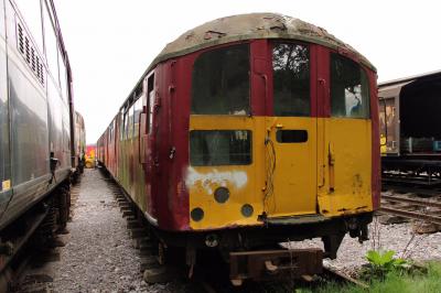 483002 at Wishaw - Railway Support Services. &copy; al66class59