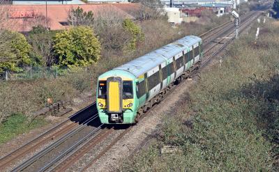 377328 at Farlington Junction. &copy; Bestieboy
