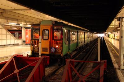 455841 at London Victoria. &copy; al66class59