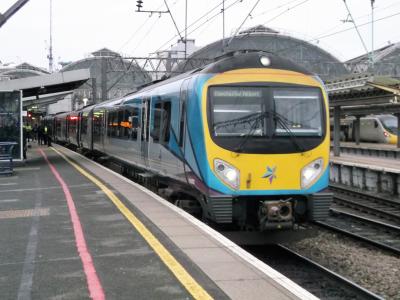 185107 at Manchester Piccadilly. &copy; Gary37401