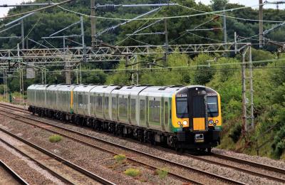 350264 at Acton Bridge (Cheshire). &copy; stevexos
