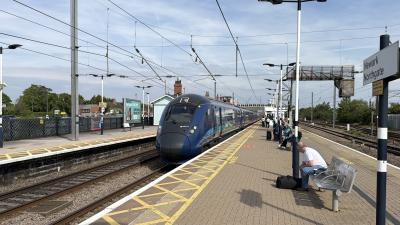 802301 at Newark North Gate. &copy; Luivery