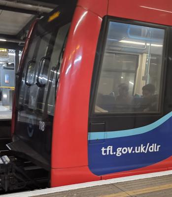 DLR 118 at Limehouse DLR. &copy; MikeMOL