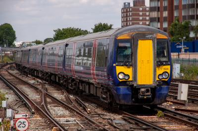 377504 at East Croydon. &copy; trainlogger