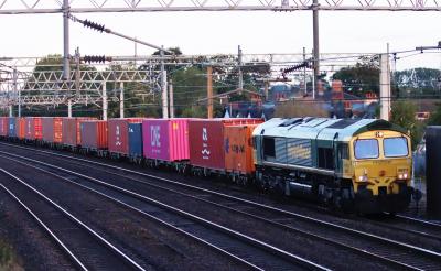 66512 at Rugeley Trent Valley. &copy; stevexos