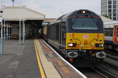 67005 at Clapham Junction. &copy; South Coast Trainspotter