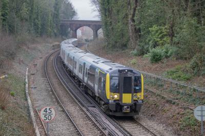 450110 at Bridge Road, Aldershot. &copy; Zain