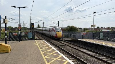 801106 at Newark North Gate. &copy; Luivery