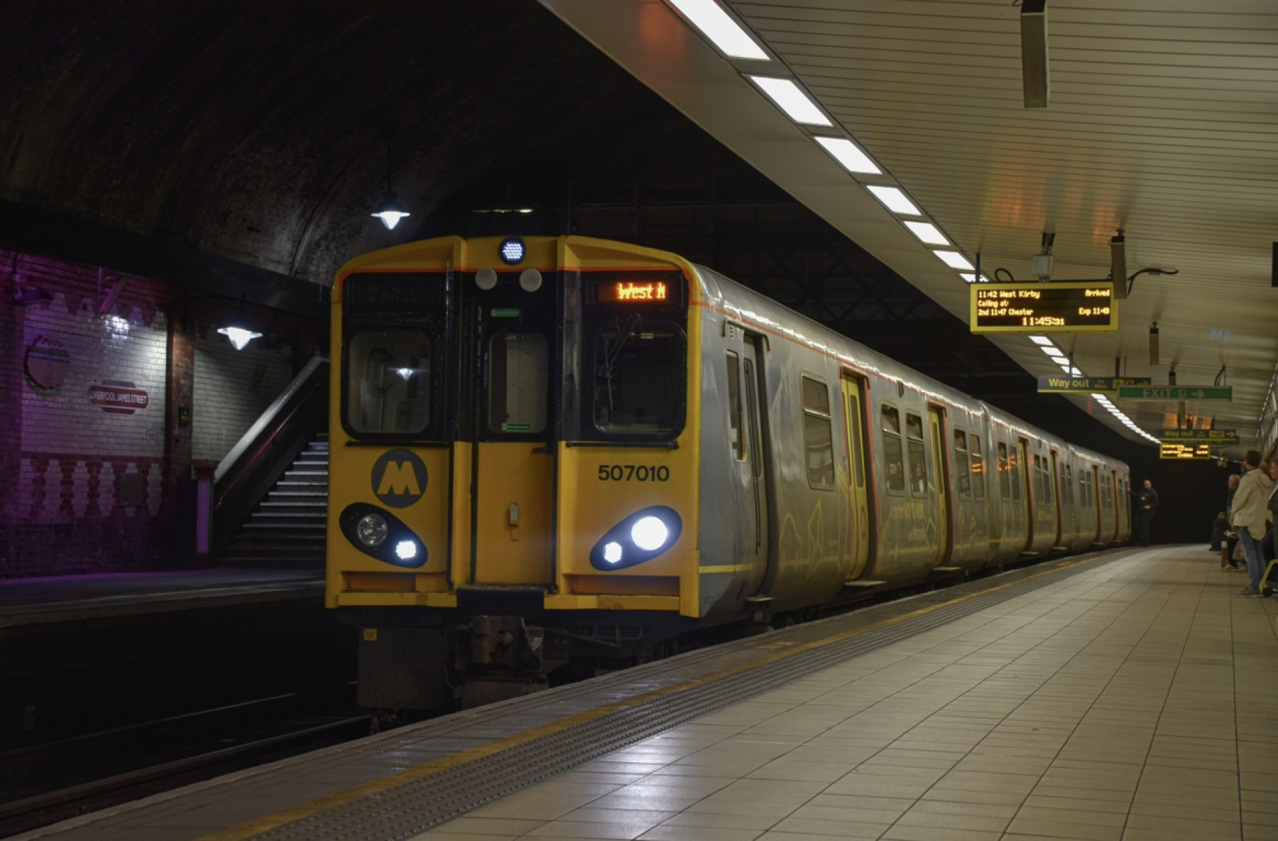 Photo of 507010 at Liverpool James Street — trainlogger