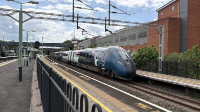 807001 at Wolverton. &copy; Luivery