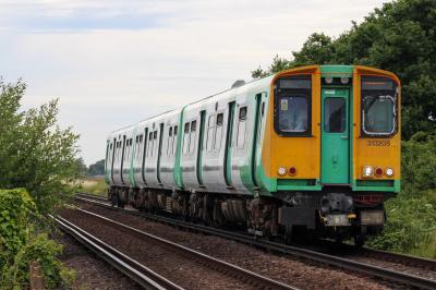 313205 at Barnham. &copy; South Coast Trainspotter