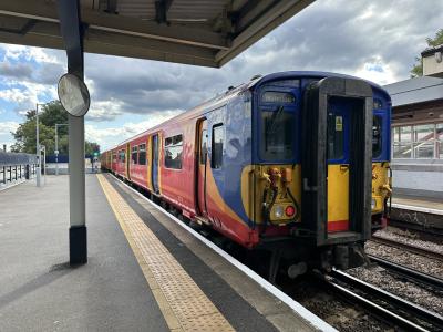 5724 at Earlsfield. &copy; Cookey84