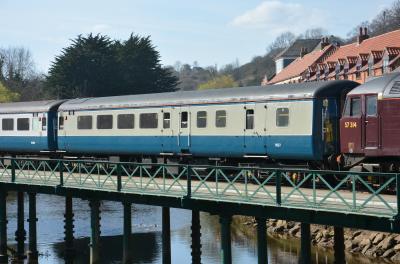 9527 coach at Ruswarp. &copy; AJax