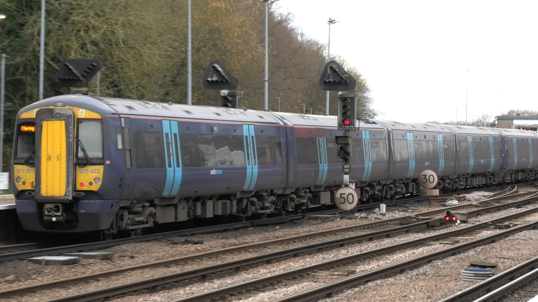Photo of 375623 at Tonbridge — trainlogger