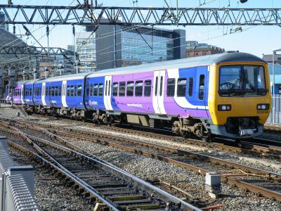 323238 at Manchester Piccadilly. &copy; llamafish