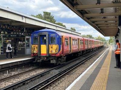 5716 at Earlsfield. &copy; Cookey84