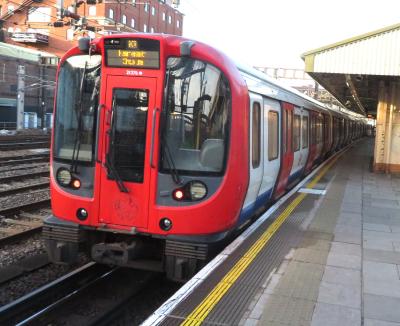 LU21376 at Royal Oak (LU). &copy; Geoff