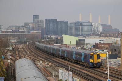 375810 at Wandsworth Road. &copy; Zain
