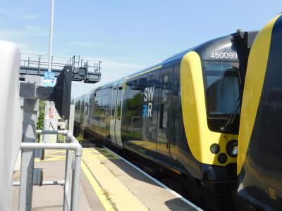 450099 at Fratton. &copy; Trainman5862