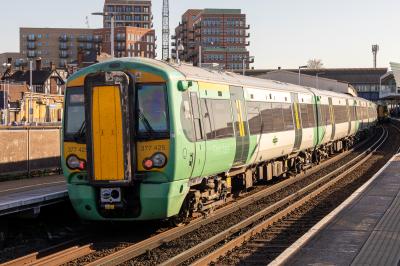 photo of 377425 at Clapham Junction