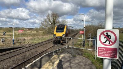 221133 at Kings Sutton. &copy; Luivery