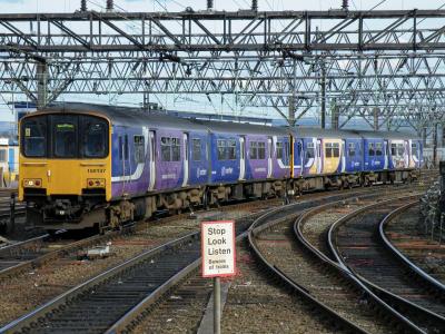 150137 at Manchester Piccadilly. &copy; llamafish
