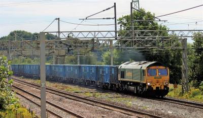 66553 at Acton Bridge (Cheshire). &copy; stevexos