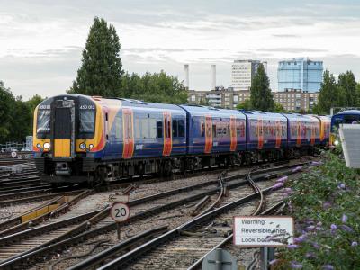 450012 at Clapham Junction. &copy; llamafish