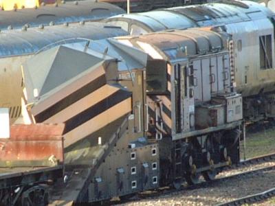 09016 at Cardiff Canton TMD. &copy; Byron5574