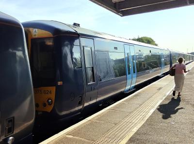 375624 at Tonbridge. &copy; Geoff