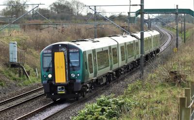 350254 at Acton Bridge (Cheshire). &copy; stevexos