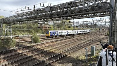 323210 at Crewe. &copy; Luivery
