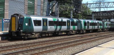 350121 at Stafford. &copy; Geoff
