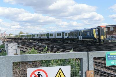 450001 at Clapham Junction. &copy; llamafish