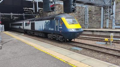 43125 at Glasgow Queen Street. &copy; Geoff