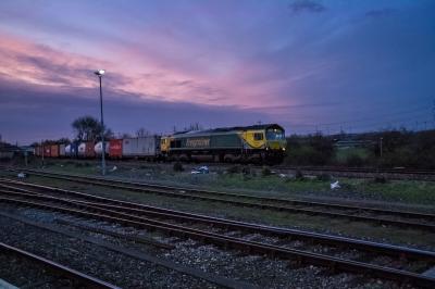 66504 at Didcot Parkway. &copy; Shotts