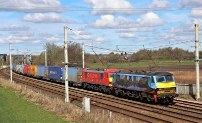 90024 at Winwick. &copy; stevexos
