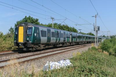 350101 at Kingsthorpe. &copy; llamafish