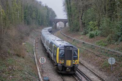 450090 at Bridge Road, Aldershot. &copy; Zain
