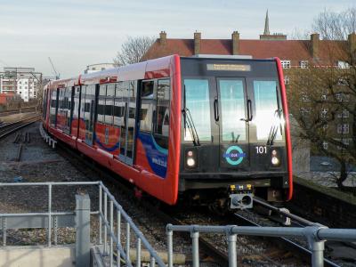 DLR 101 at Shadwell. &copy; llamafish