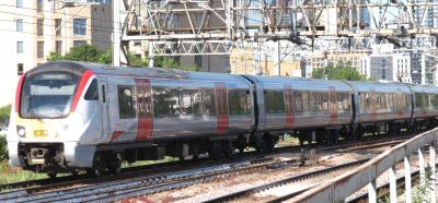 720587 at Bethnal Green. &copy; Geoff