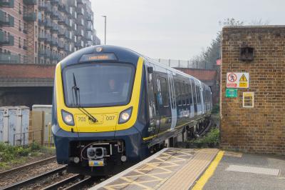 701007 at Clapham Junction. &copy; Zain