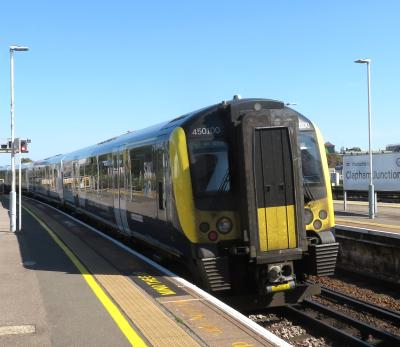 450100 at Clapham Junction. &copy; Geoff