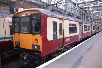 318264 at Glasgow Central. &copy; Byron5574