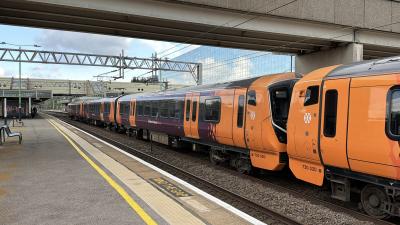 730020 at Milton Keynes Central. &copy; Luivery