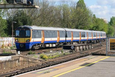 378150 at Clapham Junction. &copy; llamafish