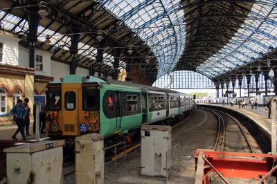 455841 at London Victoria. &copy; al66class59
