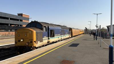 37425 at Banbury. &copy; Luivery